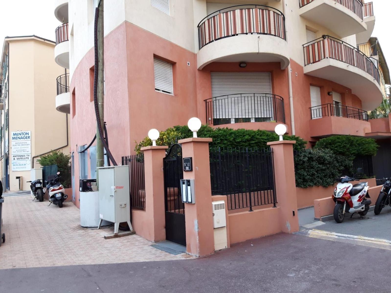 Monolocale Mentone Costa Azzurra Apartment Luaran gambar